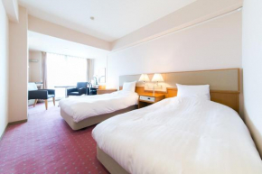 Отель Hotel Crystal Palace  Хитатинака